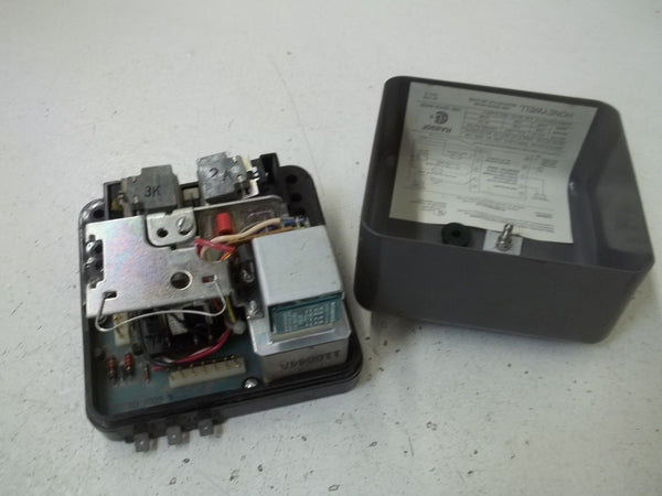 HONEYWELL RA795D 1002 PROTECTOR RELAY UNMP