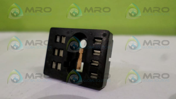 AMF 27E125 (LOT OF 6) RELAY SOCKET NSNP