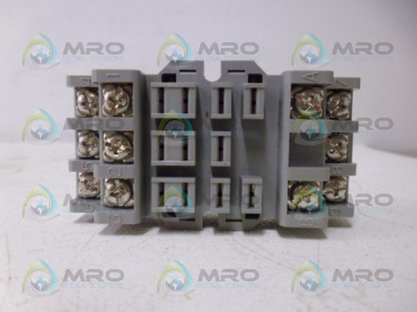 DAYTON 5X853E RELAY SOCKET NSNP