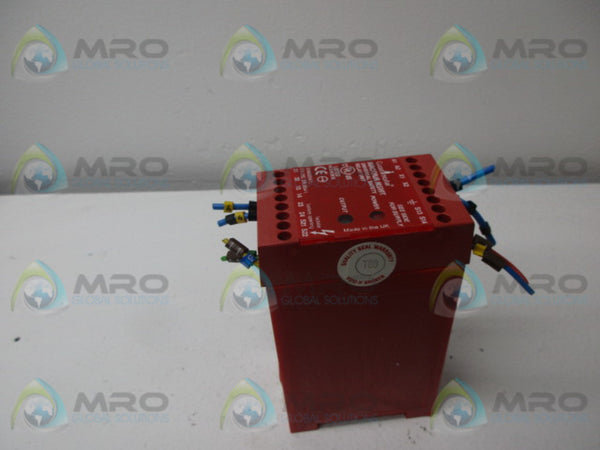 ALLEN BRADLEY 23027 SAFETY RELAY  UNMP