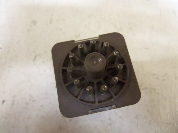 ALLEN BRADLEY 700-HA33Z24 SER. B RELAY 24VDC  UNMP