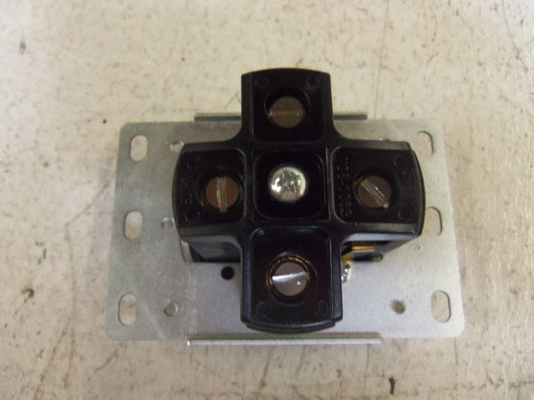 LOT OF 3 PASS & SEYMOUR 3864 DRYER RECEPTACLE NSMP