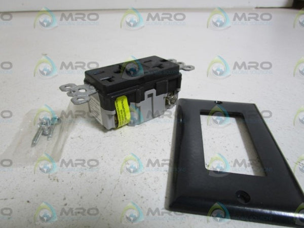 LOT OF 2 PASS & SEYMOUR DUPLEX RECEPTACLE 2091-BK NSMP