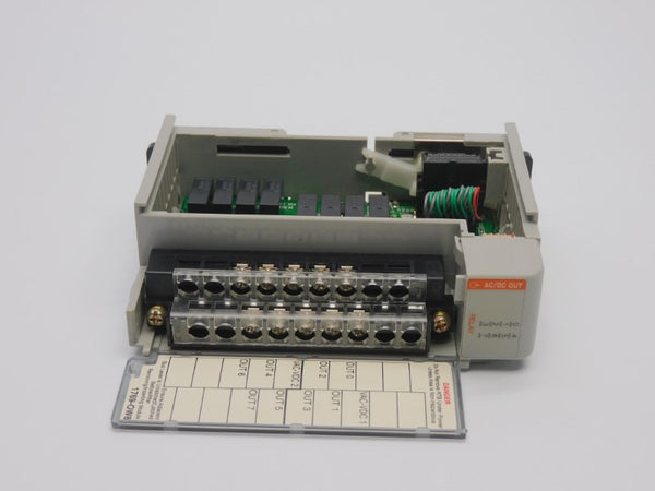 ALLEN BRADLEY 1769-OW8 SER. A F/W 1.1 REV. V 5-265VAC 2.5A NSNP