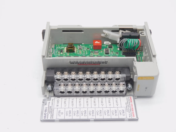ALLEN BRADLEY 1769-OF8V SER. A F/W 2.1 VER. 07 24VDC NSMP