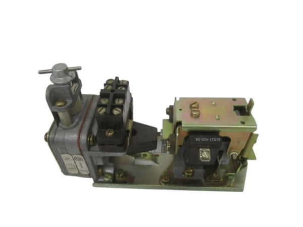 SQUARE D 9050-80-24D SER.C PNEUMATIC TIMING RELAY (AS PICTURED) UNMP