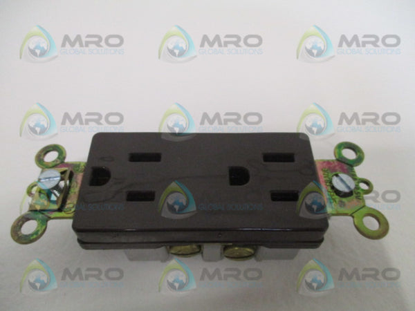 PASS & SEYMOUR LEGRAND 26262 DUPLEX RECEPTACLE NSMP