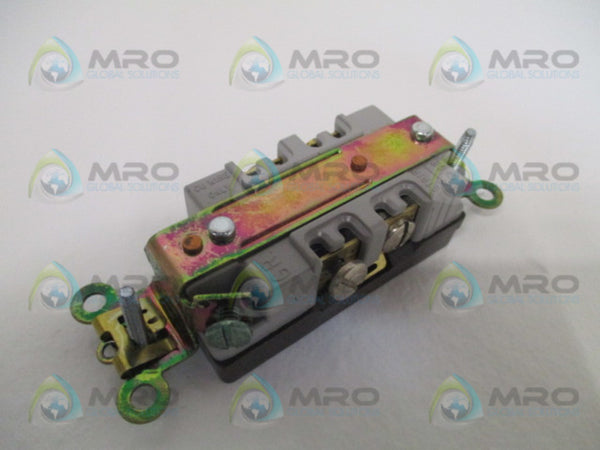 PASS & SEYMOUR LEGRAND 26262 DUPLEX RECEPTACLE NSMP