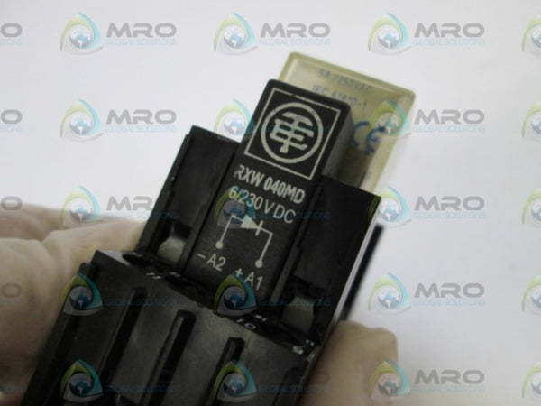 TELEMECANIQUE RELAY 24VDC RXN 41G12 BD W/ RXW 040MD 6/230VDC UNMP