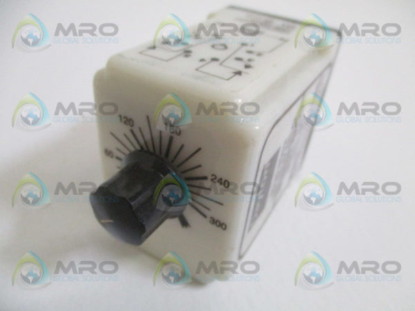 DAYTON 6X605F SOLID STATE TIME DELAY RELAY 3-300 SEC. NSNP