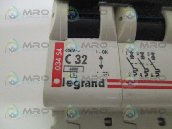 PASS & SEYMOUR LEGRAND 03454-C32 CIRCUIT BREAKER 32A UNMP