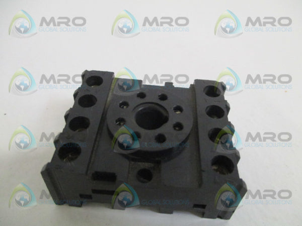 OMRON PF083A-E RELAY SOCKET  UNMP