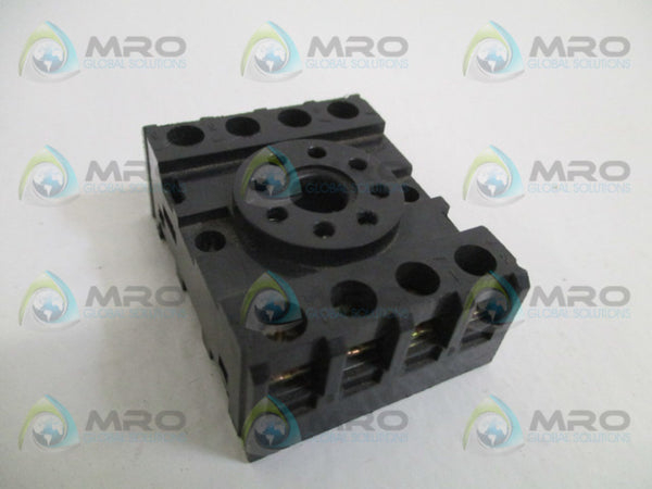 OMRON PF083A-E RELAY SOCKET  UNMP