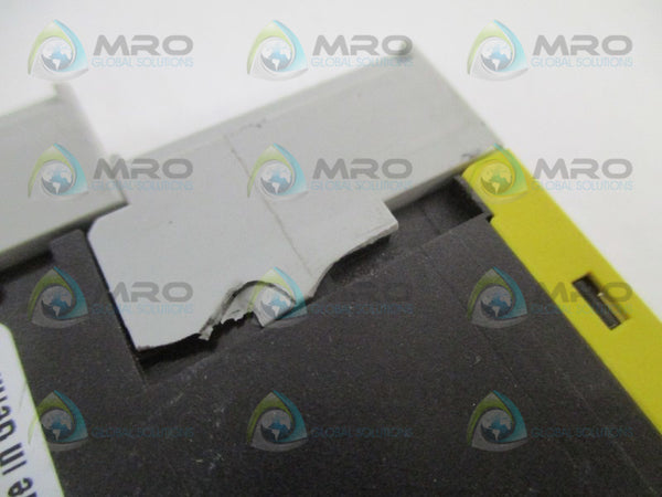 SIEMENS 3TK2824-1AJ20 SAFETY RELAY 115VAC (AS PICTURED) NSNP