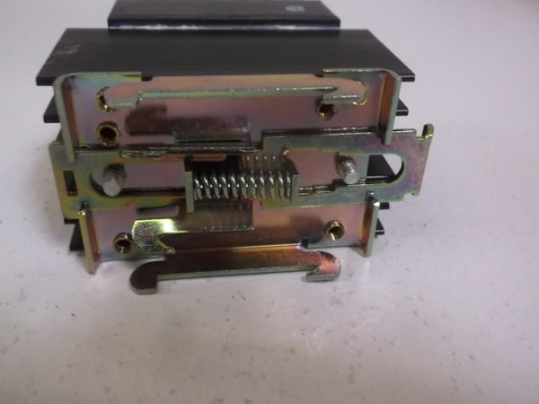 CARLO GAVAZZI RE2425AA06 SOLID STATE RELAY (AS PICTURED) UNMP