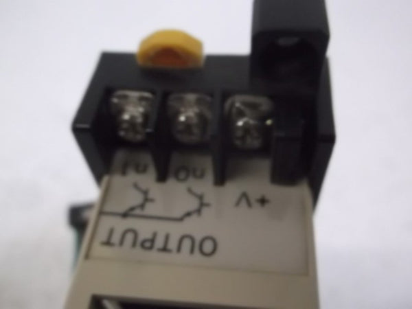 OMRON 3G2A3-OD411 OUTPUT MODULE 8 POINT RELAY NSNP