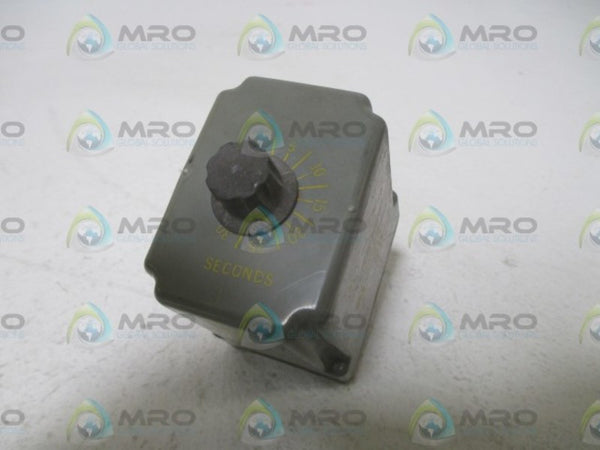 LOT OF 2 SQUARE D 8501-JCK-22 TIMING RELAY UNMP
