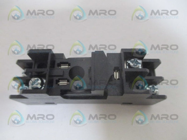 OMRON P2RF-05 RELAY SOCKET 10A/250V (AS PICTURED) NSNP