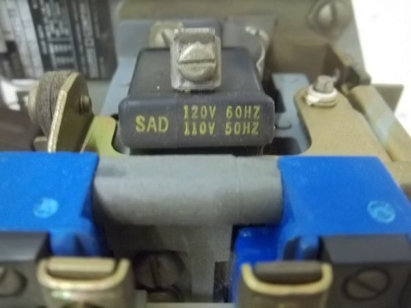 SQUARE D 9050-B03R SER.E PNEUMATIC TIMING RELAY 120V UNMP