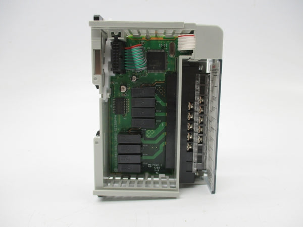 ALLEN BRADLEY 1769-OW8 SER. B F/W 3.1 5-265VAC NSMP