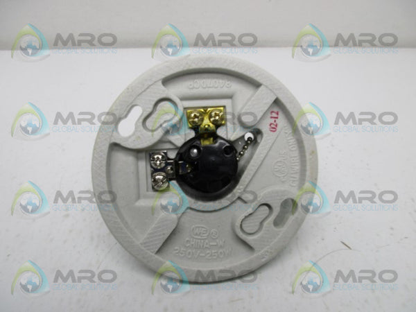 PASS & SEYMOUR 284 PORCELAIN LAMPHLDR PULLCHAIN NSMP