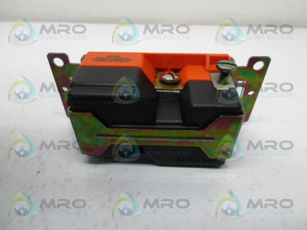 PASS & SEYMOUR 304B DUPLEX RECEPTACLE NSMP