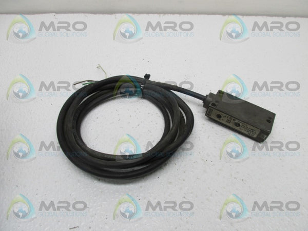 PEPPERL & FUCHS MLV40-54-G/40A/49/115 PHOTOELECTRIC SENSOR UNMP