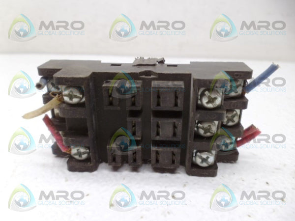 YOUNG NDSQ-11 RELAY SOCKET  UNMP