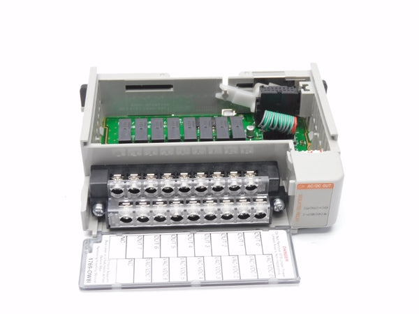 ALLEN BRADLEY 1769-OW8I SER. B F/W 3.1 240VAC 2.5A NSMP