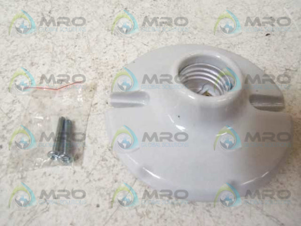 1634-4 KEYLESS PORCELAIN LAMPHOLDER NSMP