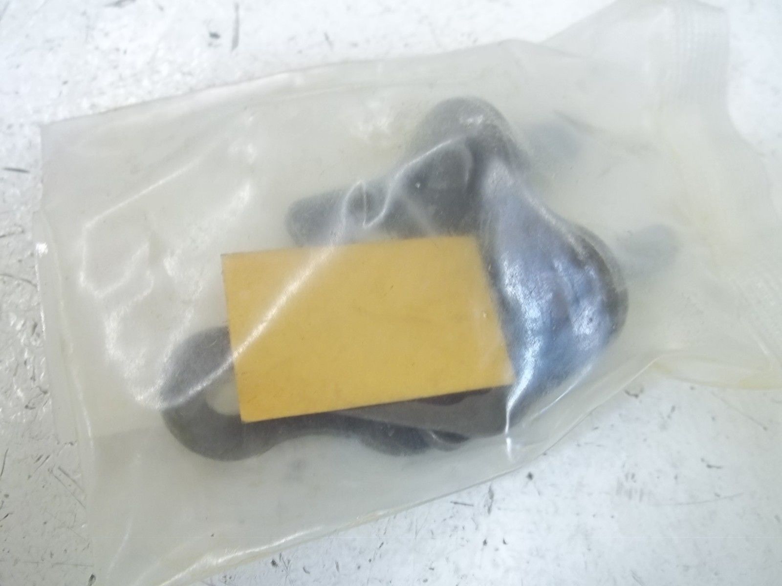 INDUSTRIAL MRO 0008636257 STRAP, MOUNTING, ANGLE OUTER PLATE * NEW IN A BAG *