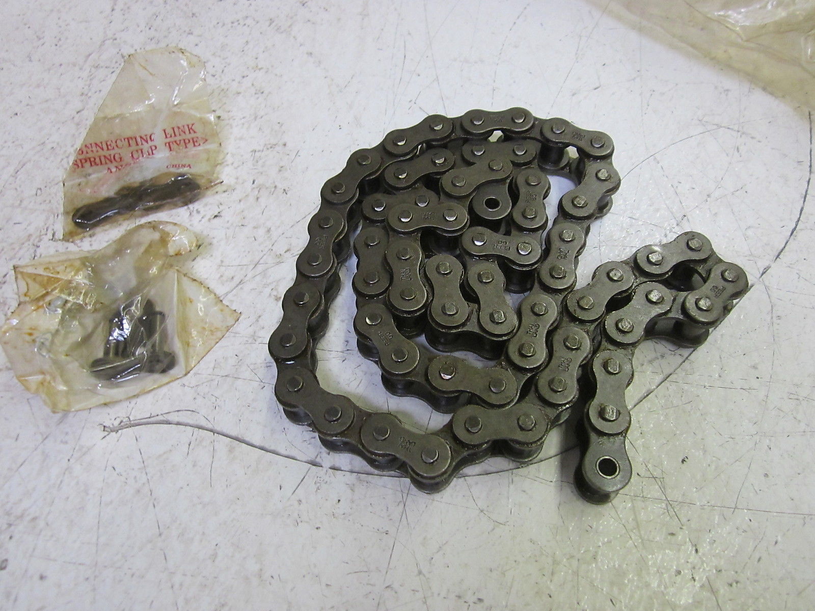 INDUSTRIAL MRO 00700100600000 ROLLER CHAIN * NEW IN FACTORY BAG *
