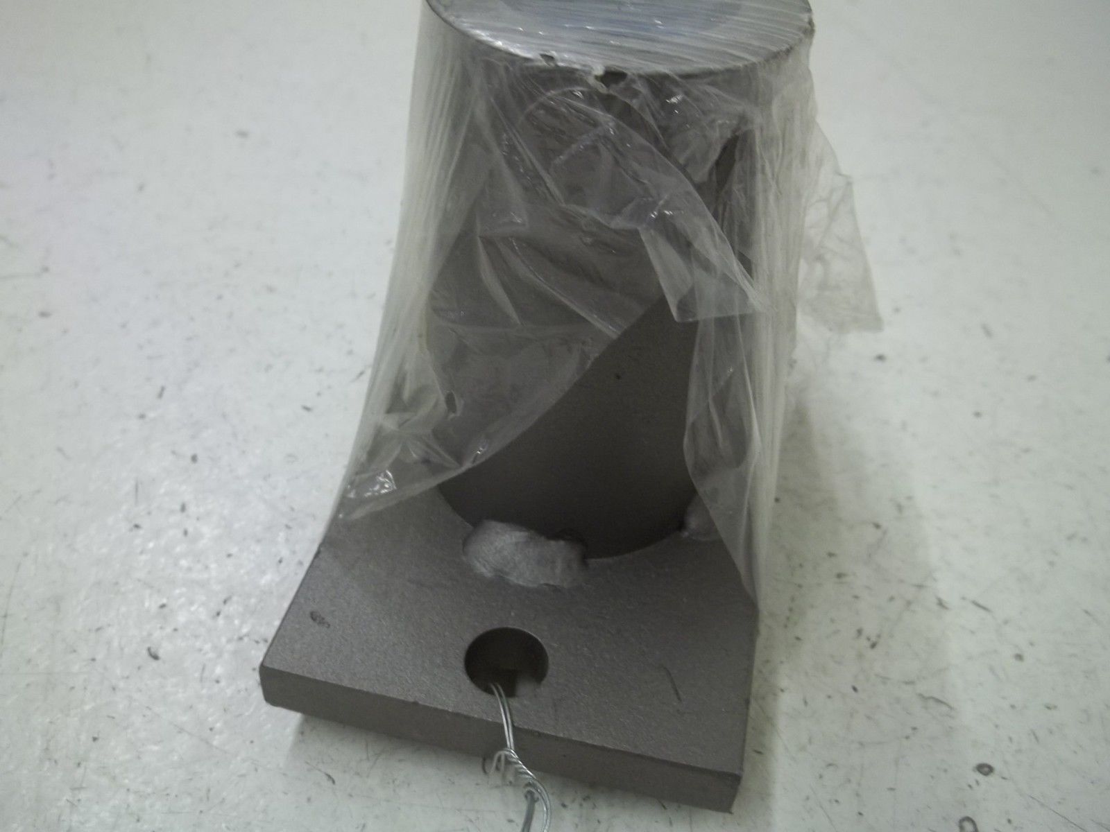 051353 BRACKET, PUSHER BEARING NSNP