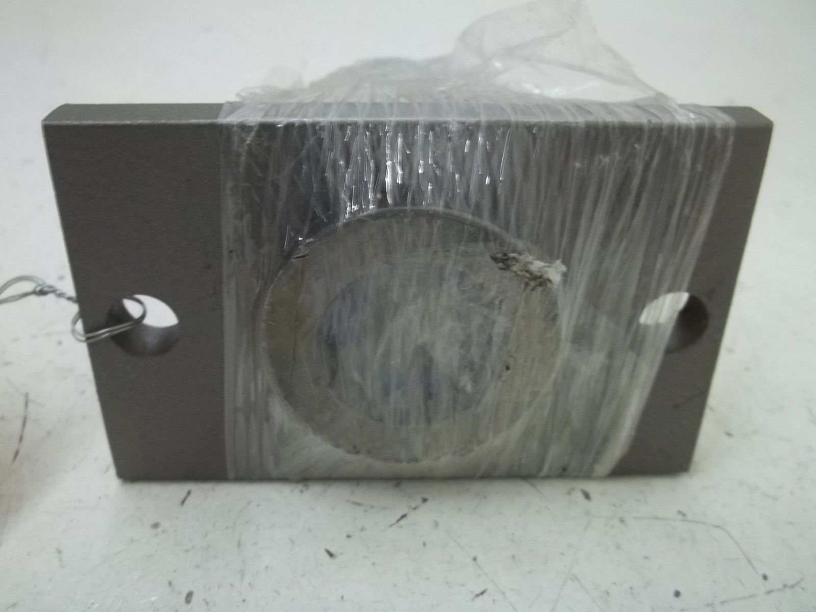 051353 BRACKET, PUSHER BEARING NSNP