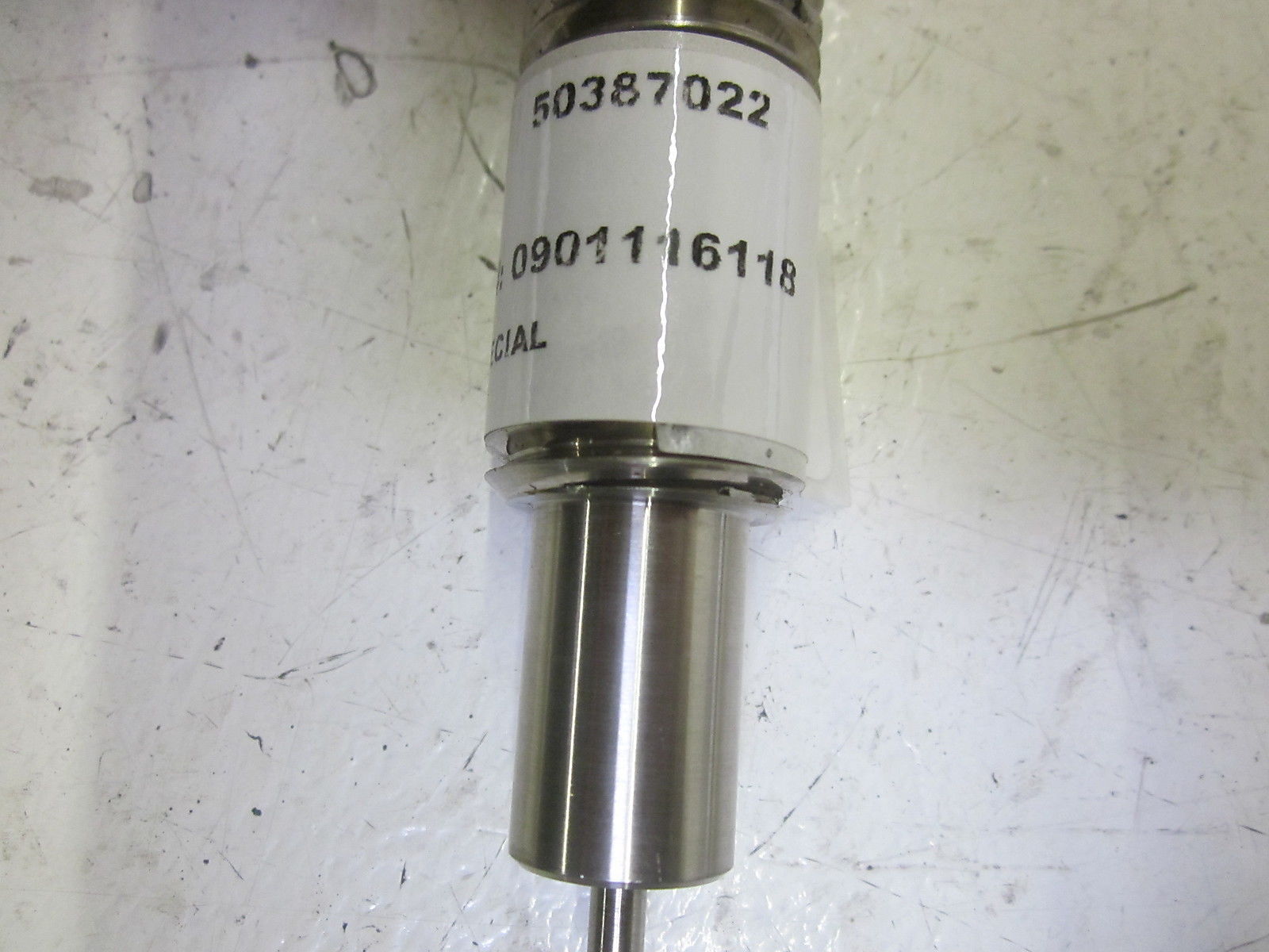 0901116118 SHOULDER BOLT  NSNP