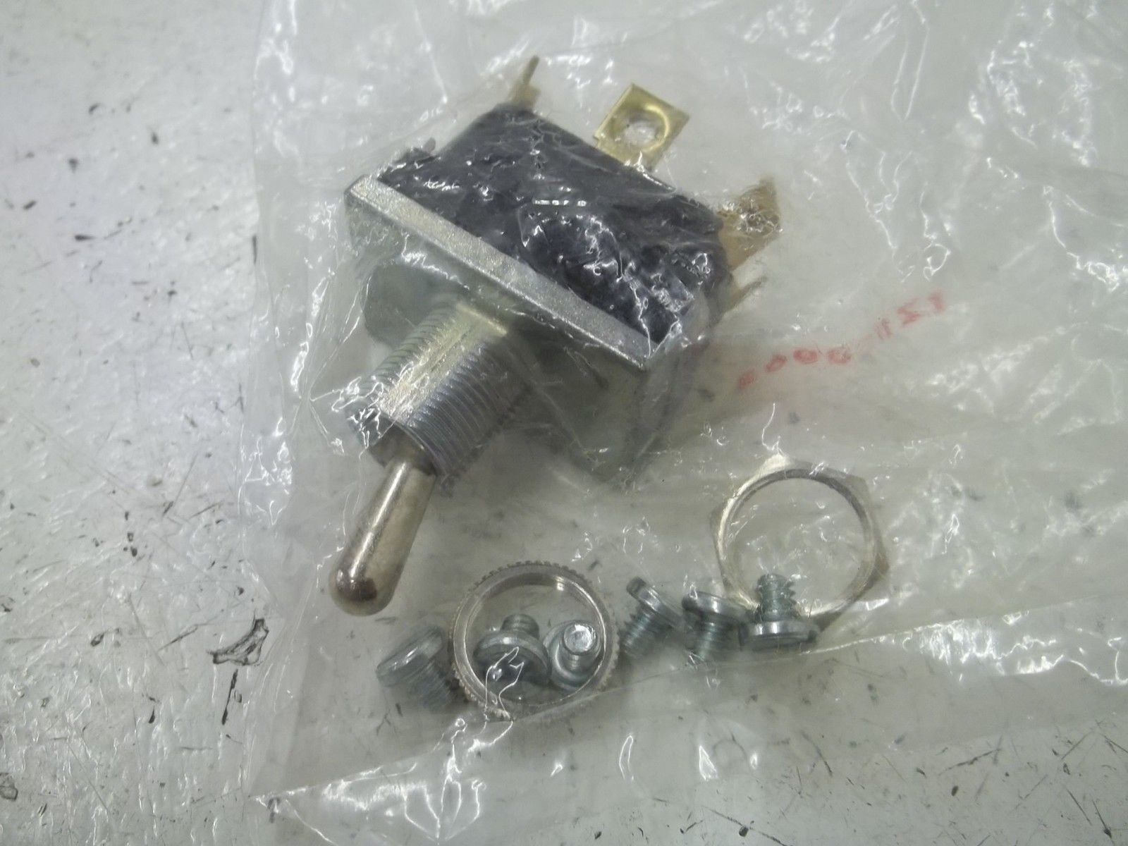 121-0003 TOGGLE SWITCH NSMP