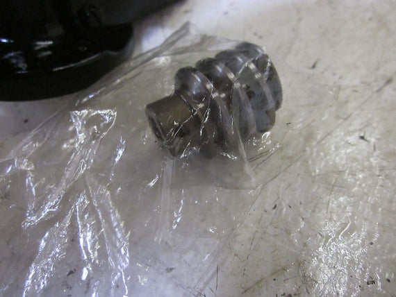 5002600440 GEAR, WORM RATION 24:1 *NEW NO BOX*