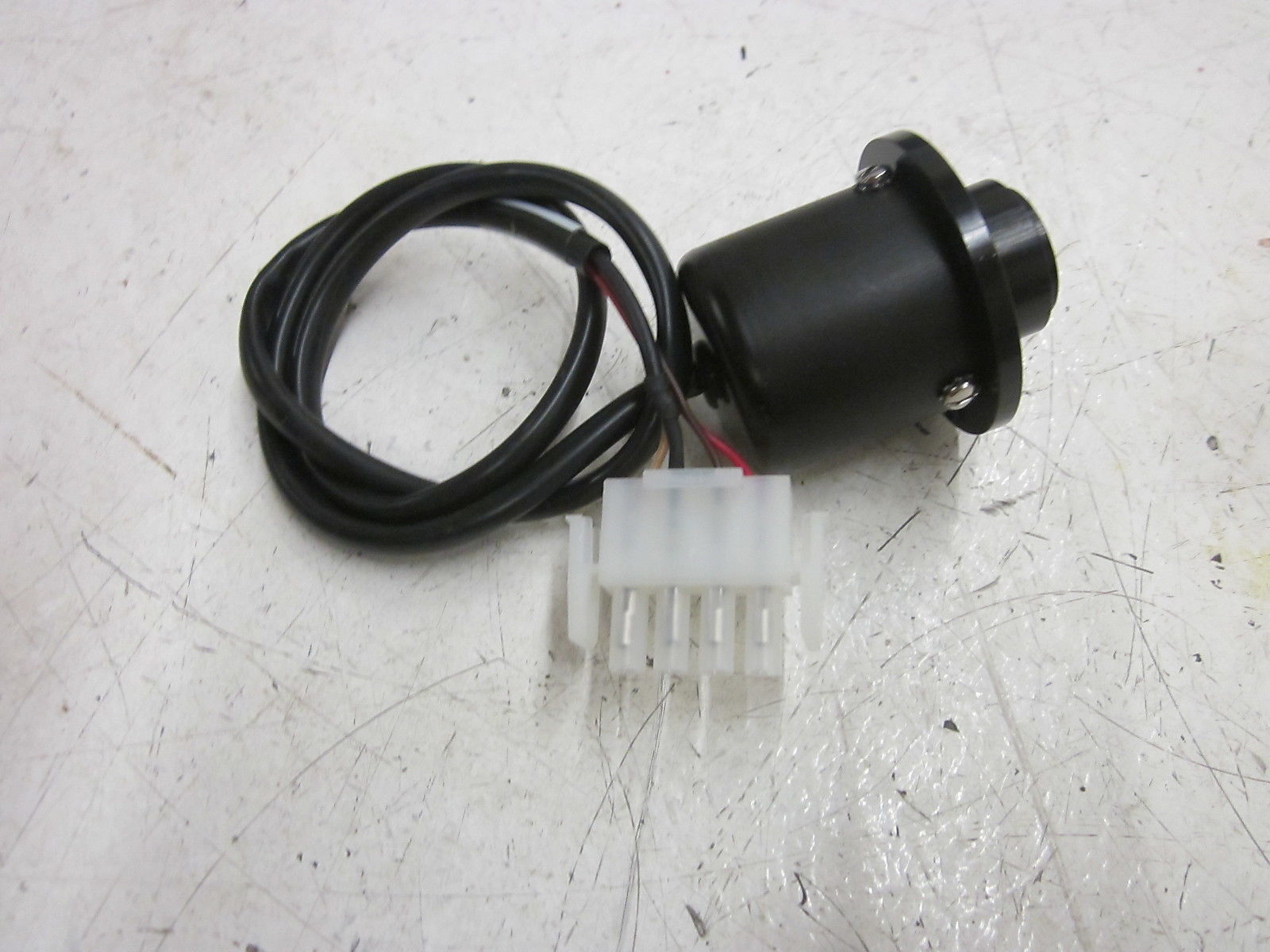 INDUSTRIAL MRO 8884 ENCODER *NEW NO BOX*