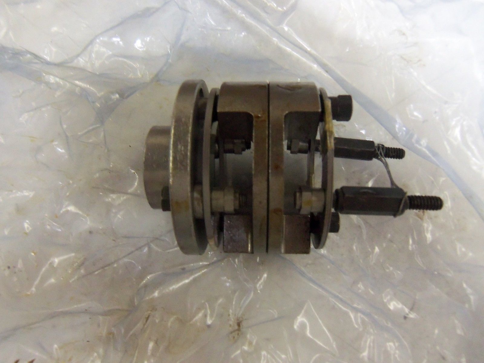 INDUSTRIAL MRO 893A110AC-001 COUPLING *NEW IN BOX*