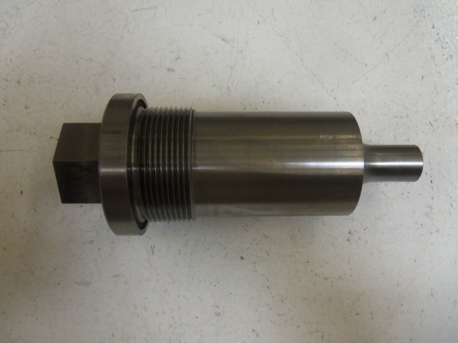 INDUSTRIAL MRO PART # 90136-077 *NEW NO BOX*