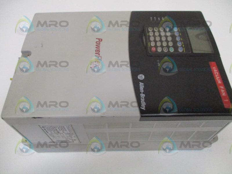 ALLEN BRADLEY POWERFLEX 70 20AC030A0AYNANNN SER. A F/W 1.011 AC DRIVE UNMP
