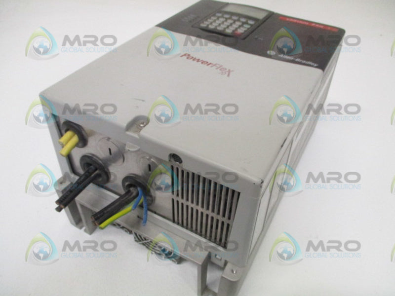 ALLEN BRADLEY POWERFLEX 70 20AC030A0AYNANNN SER. A F/W 1.011 AC DRIVE UNMP