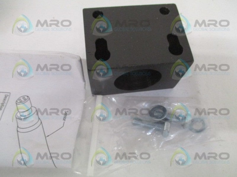 BALLUFF BES30,0-KB-10 MOUNTING CLAMP NSMP