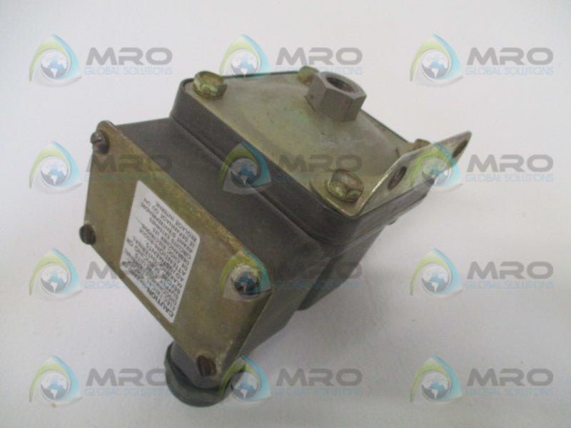 BARKSDALE D2T-A3SS PRESSURE OR VACUUM ACTUATED SWITCH .03-3 PSI UNMP