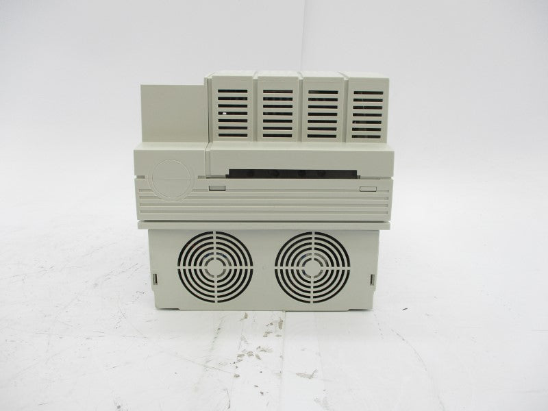 LENZE 33.8221-E.1I.1 400/500VAC 29A NSNP