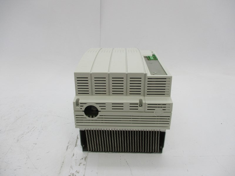 LENZE 33.8221-E.1I.1 400/500VAC 29A NSNP