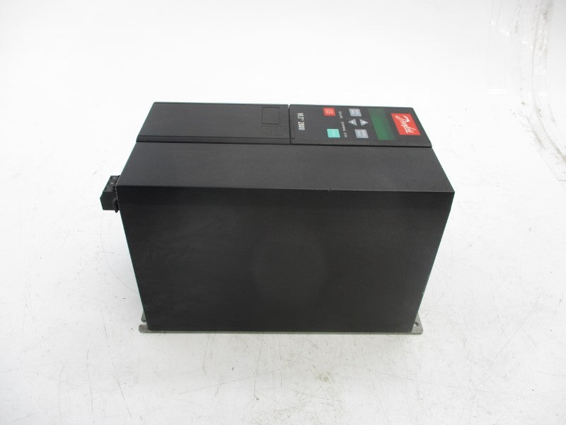 DANFOSS VLT2855PT4B20STR1DBF00A00 195N1087 380-480V 10.6A NSNP
