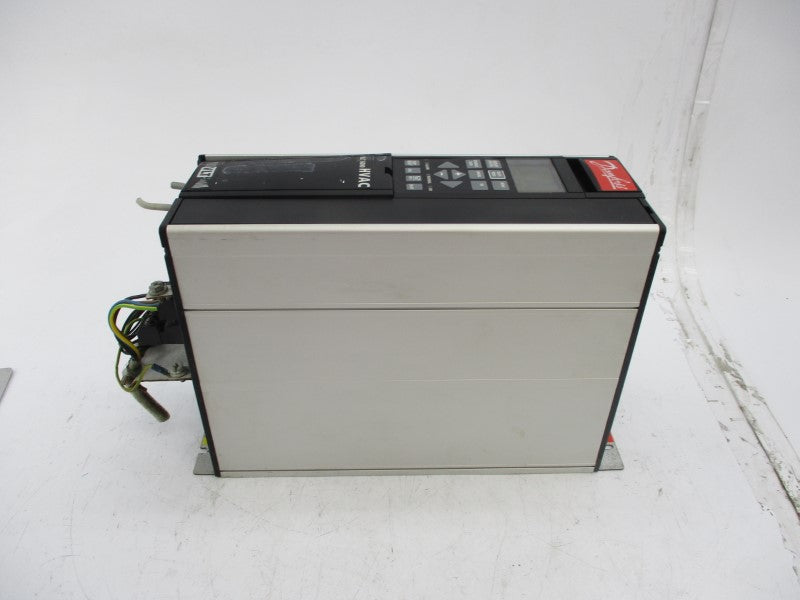 DANFOSS 175Z0070 VLT5008PT5B20STR0DLF00A00C0 380-500V 12.2A UNMP