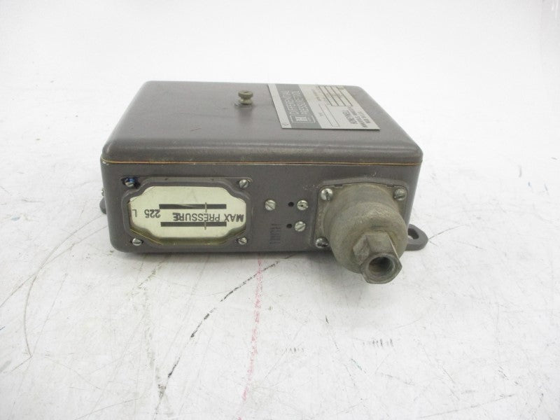 HONEYWELL P506A 1046 2 240VAC UNMP
