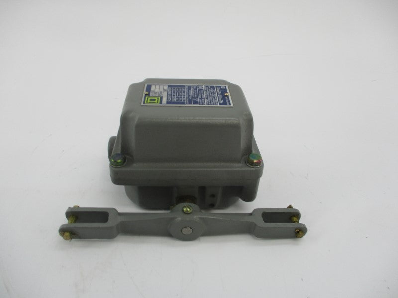 SQUARE D 9035DR-11 SER. B 230V NSNP